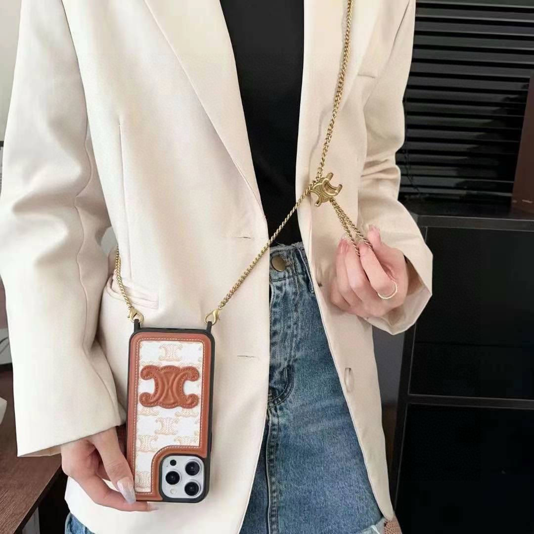 iPhoneケース高級感のある Celine チェーン付きスマホケース 2色入 🌸