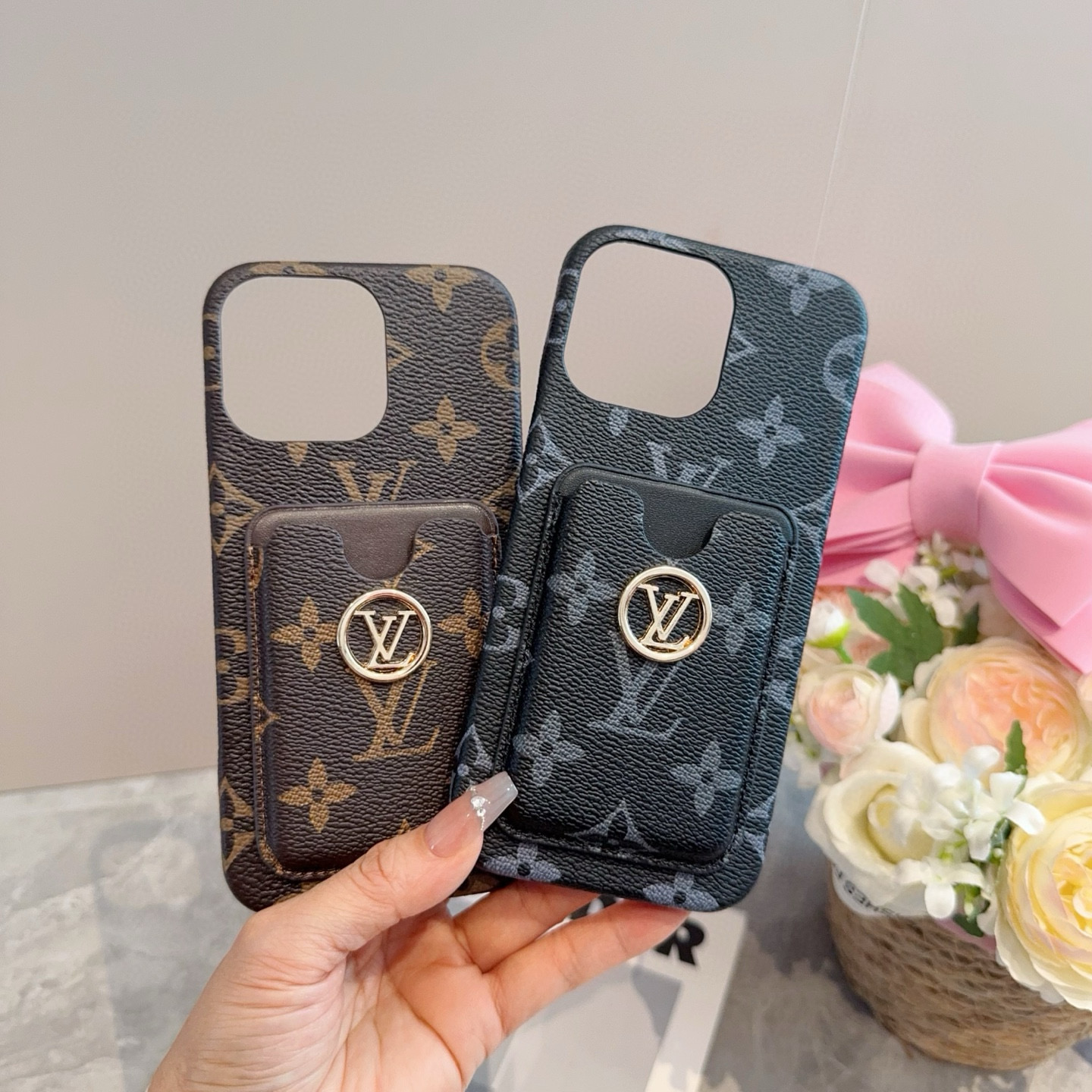 iPhoneケース✨LV モノグラム スマホケース 2色入 カード収納付き 保護ケース