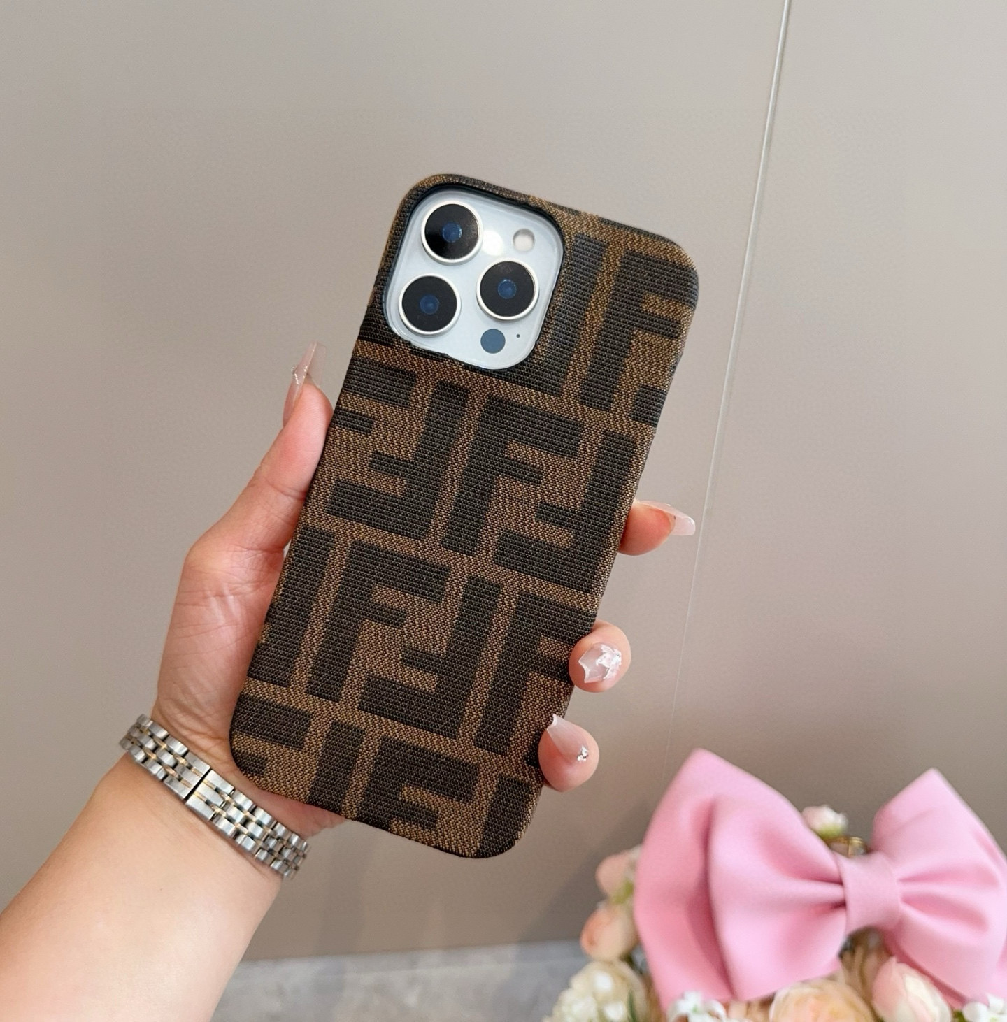 iPhoneケースFENDI フェンディ ブラウン グレー iPhoneケース 2色入 🌸