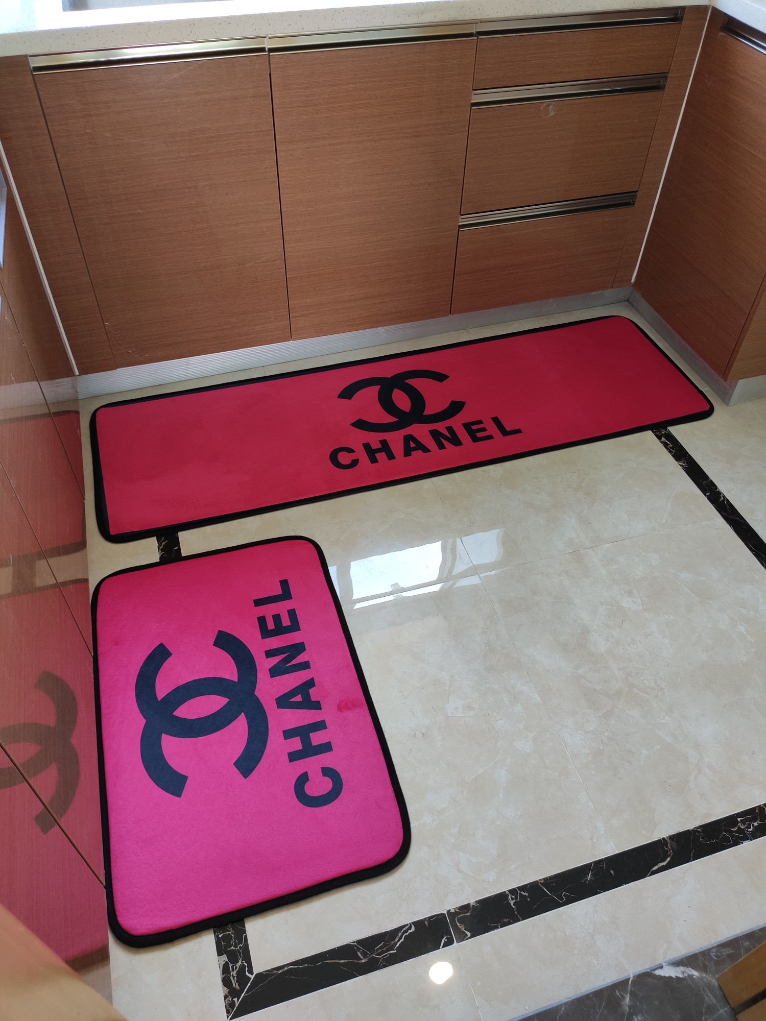 CHANEL　キッチンマット　シャネルカーペット　人気マット　トイレ浴室新居玄関マット　滑り止め★オールシーズン　ピンク