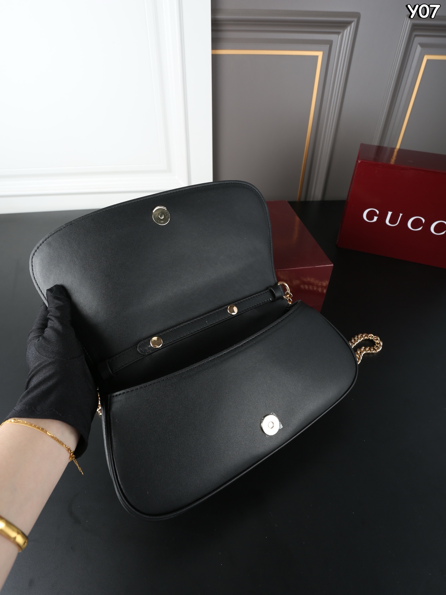 GUCCI ブランド ブラック ブラウン ブラック ショルダーバッグ 😎 - 画像 9