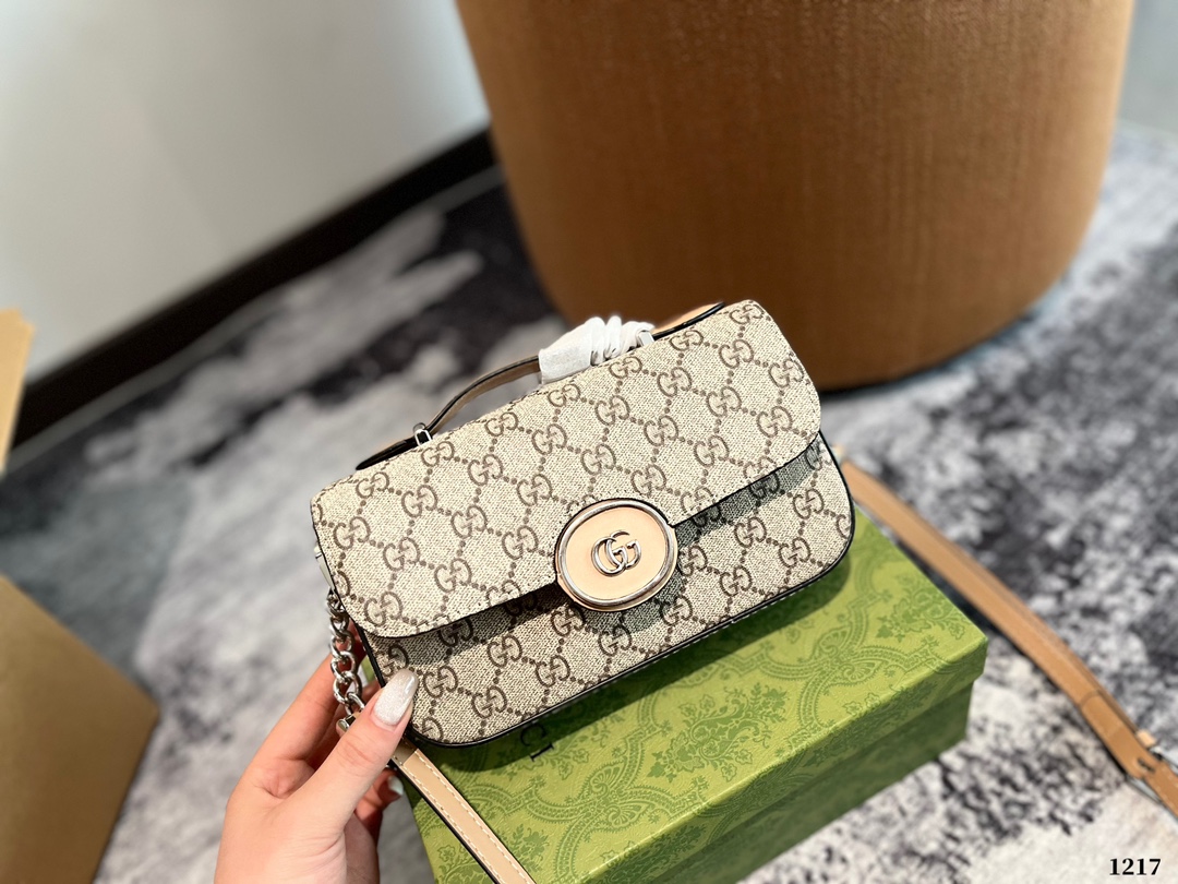 グッチ ミニショルダーバッグ グラフィット柄 1色 💼