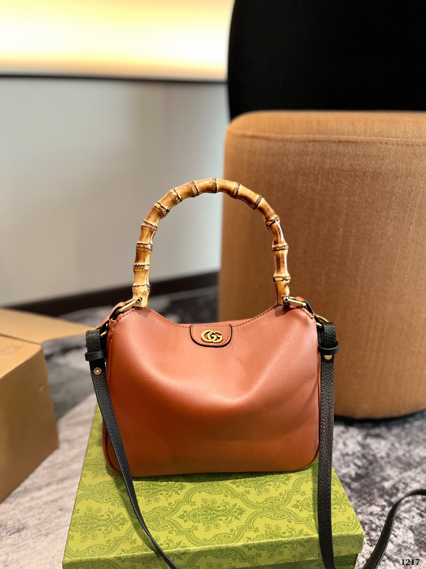 GUCCI バンブー ハンドバッグ 4色入 💼 - 画像 2