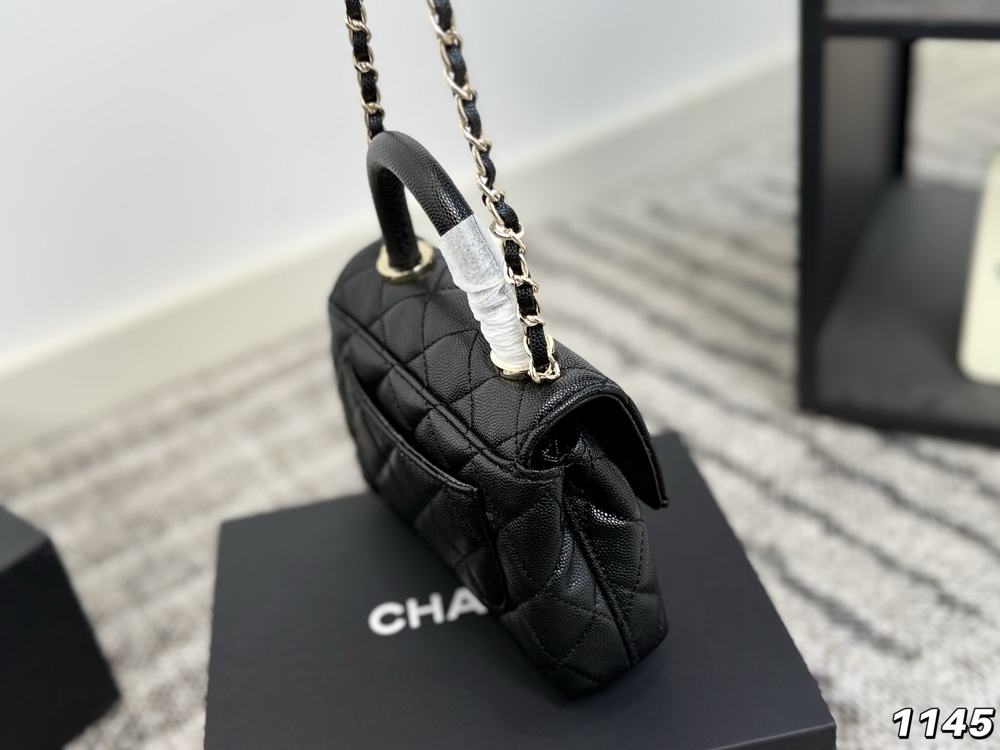 シャネル 黒 ファンダム 12cm 1色入 💼 - 画像 3