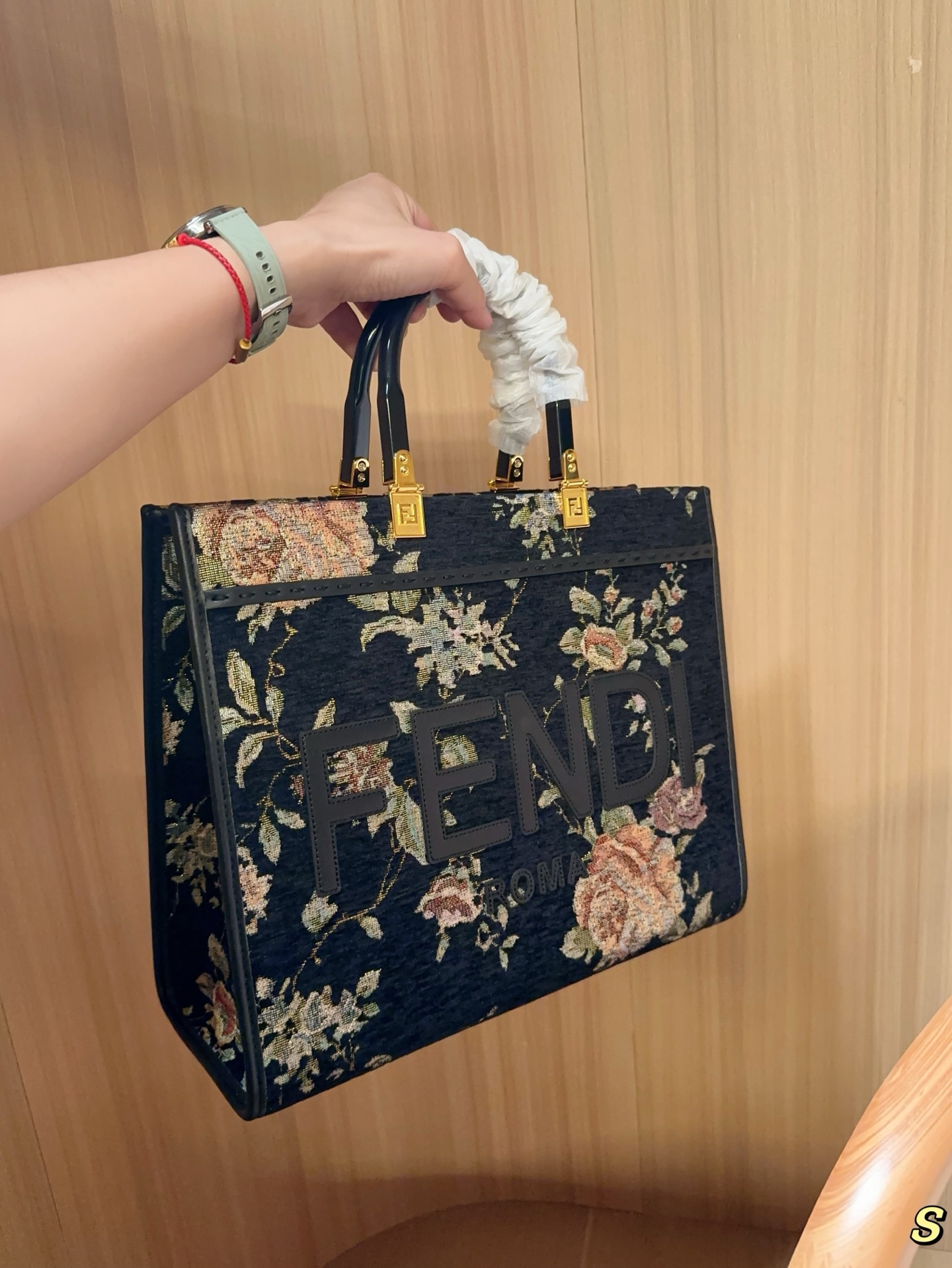 華やかなFENDI トートバッグ ブラック フloral柄 1色入 🌸 - 画像 3