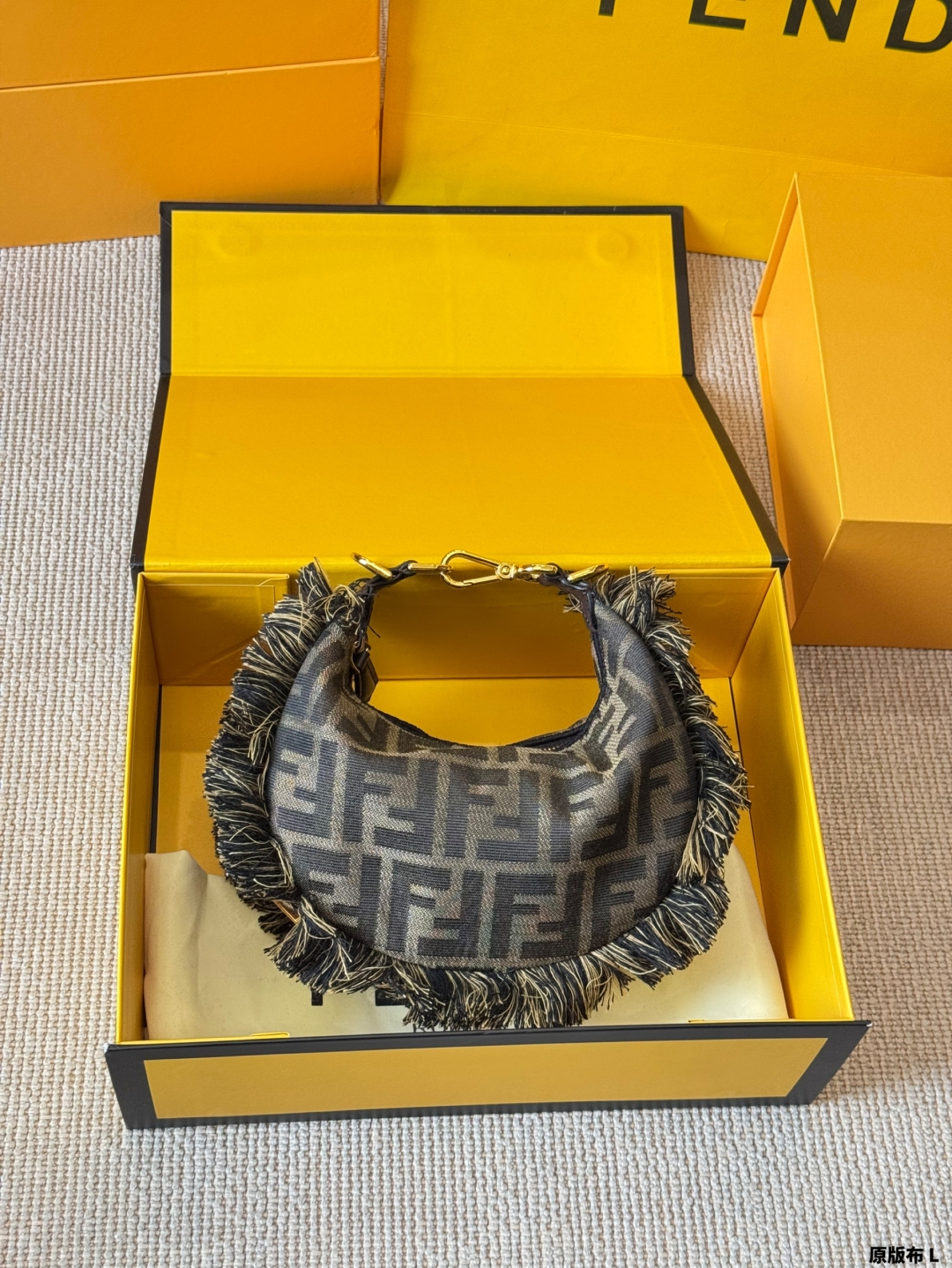 FENDI フェンディ フリンジ ポーチ 3色入 🖤✨ - 画像 4