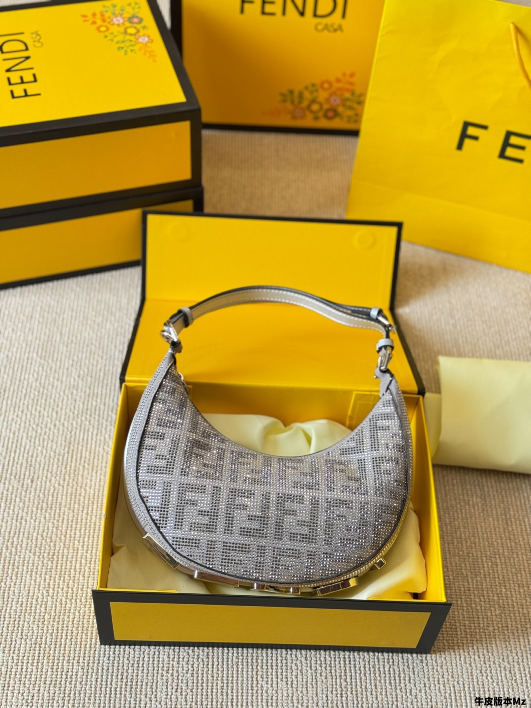 FENDI フェンディ ミニハンドバッグ グリッター 1色入 💍