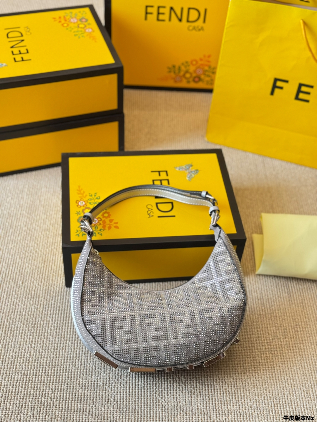 FENDI フェンディ ミニハンドバッグ グリッター 1色入 💍 - 画像 6
