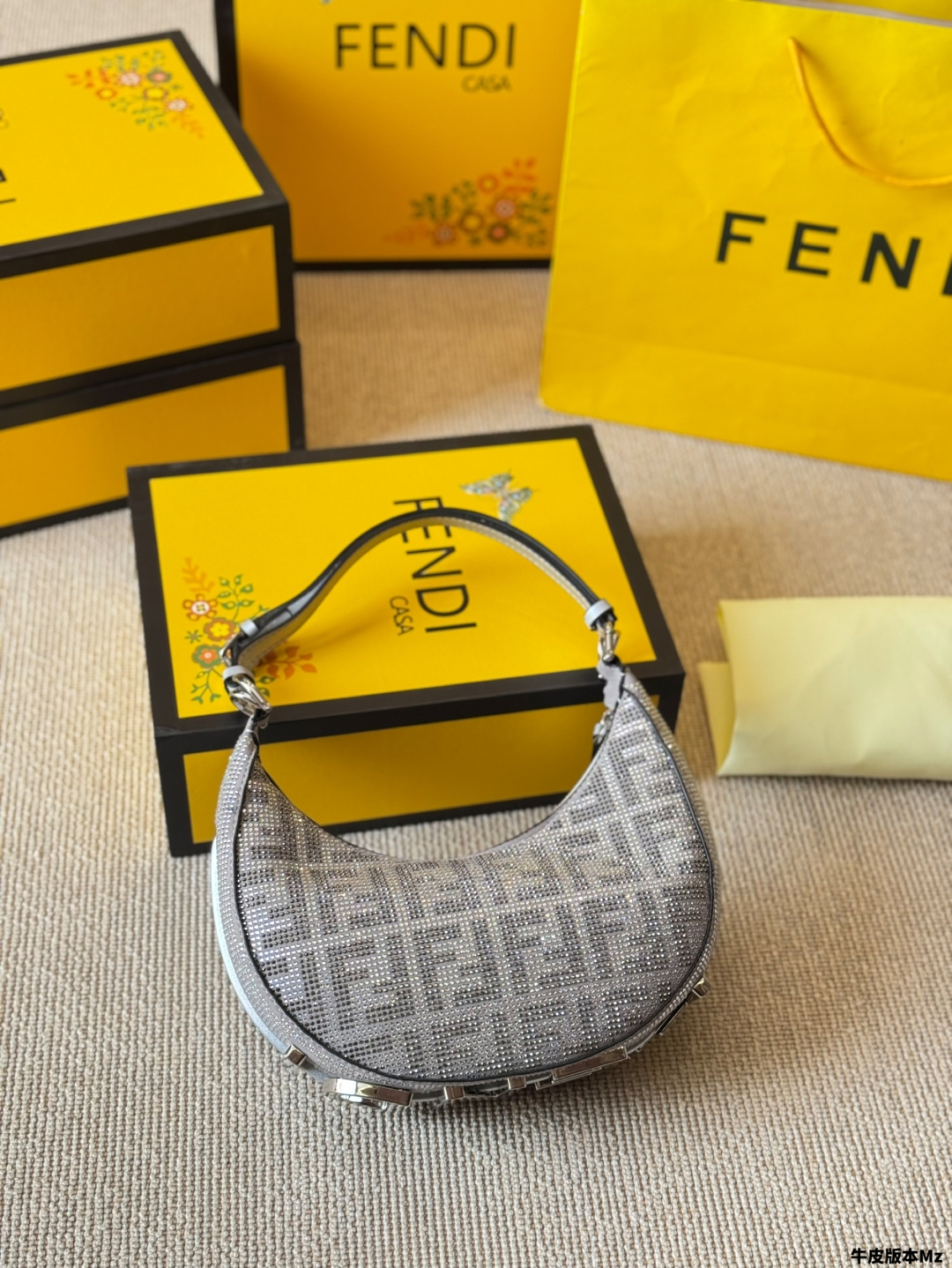 FENDI フェンディ ミニハンドバッグ グリッター 1色入 💍 - 画像 7