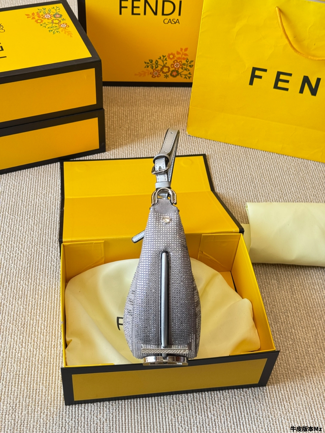 FENDI フェンディ ミニハンドバッグ グリッター 1色入 💍 - 画像 8
