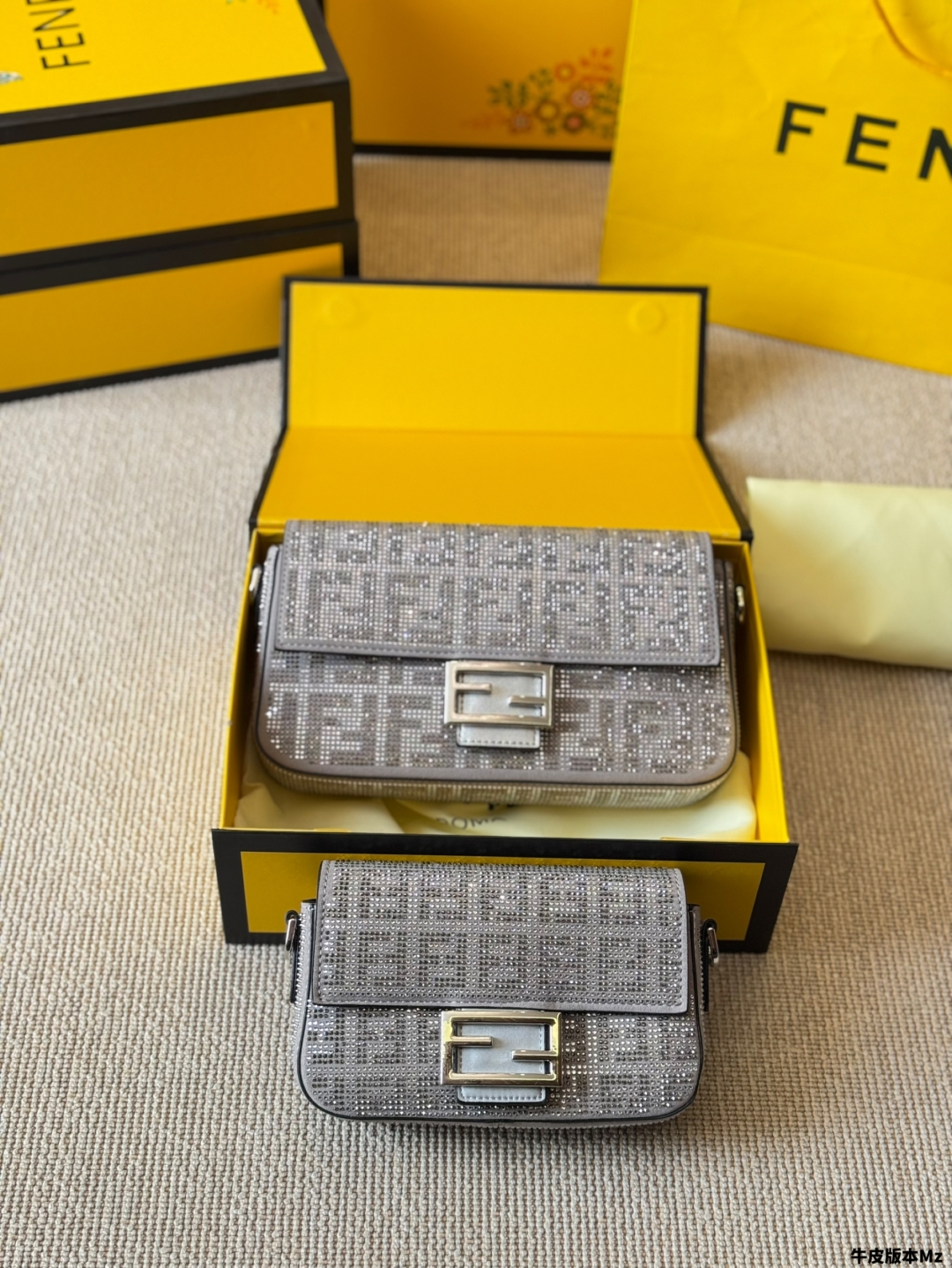 ✨FENDI フェニーチェ ミニバッグ グレー 1色入