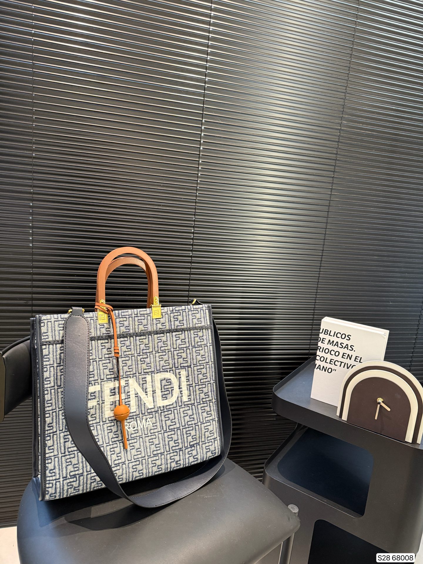 FENDI デニムトートバッグ 茶色ハンドル 2色入 🎩