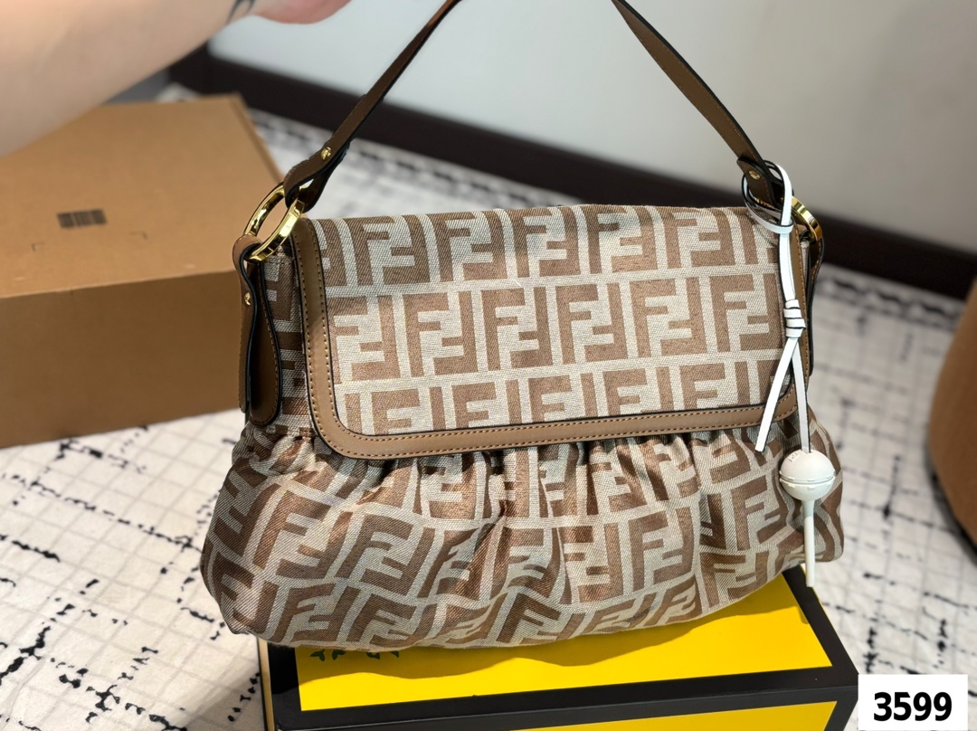 FENDI バッグ キャンバス フォンテイン ショルダーバッグ 🎀 2色入 - 画像 3