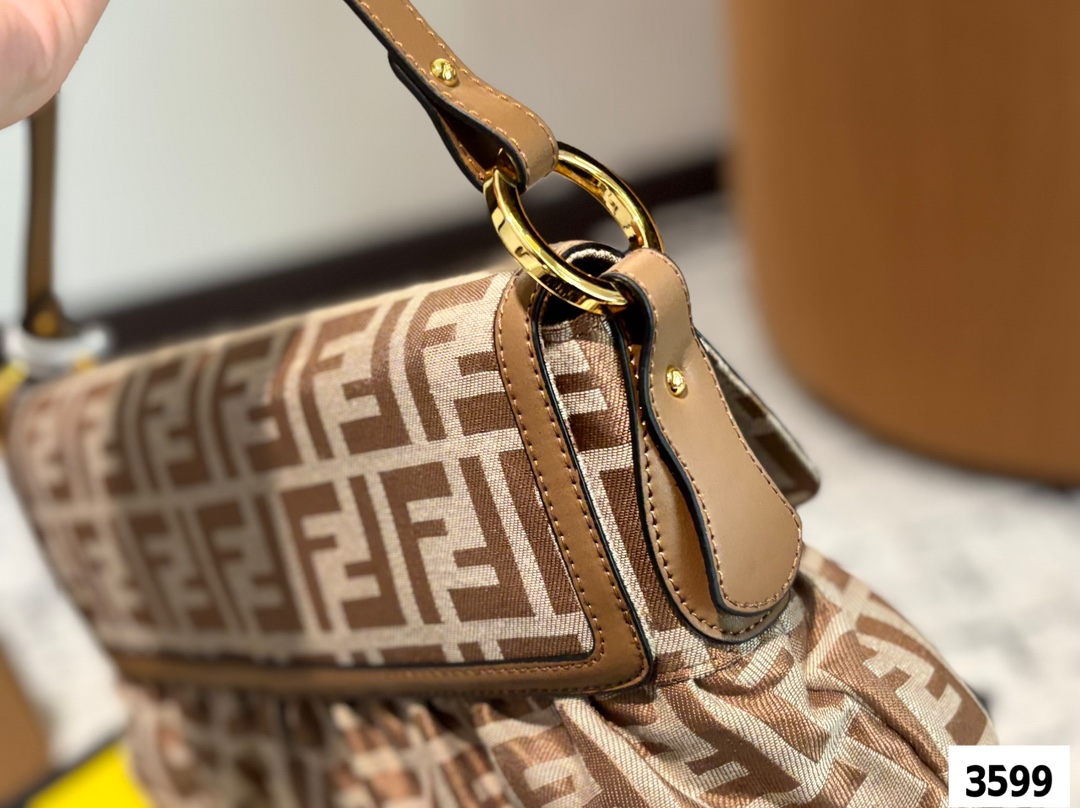 FENDI バッグ キャンバス フォンテイン ショルダーバッグ 🎀 2色入 - 画像 8