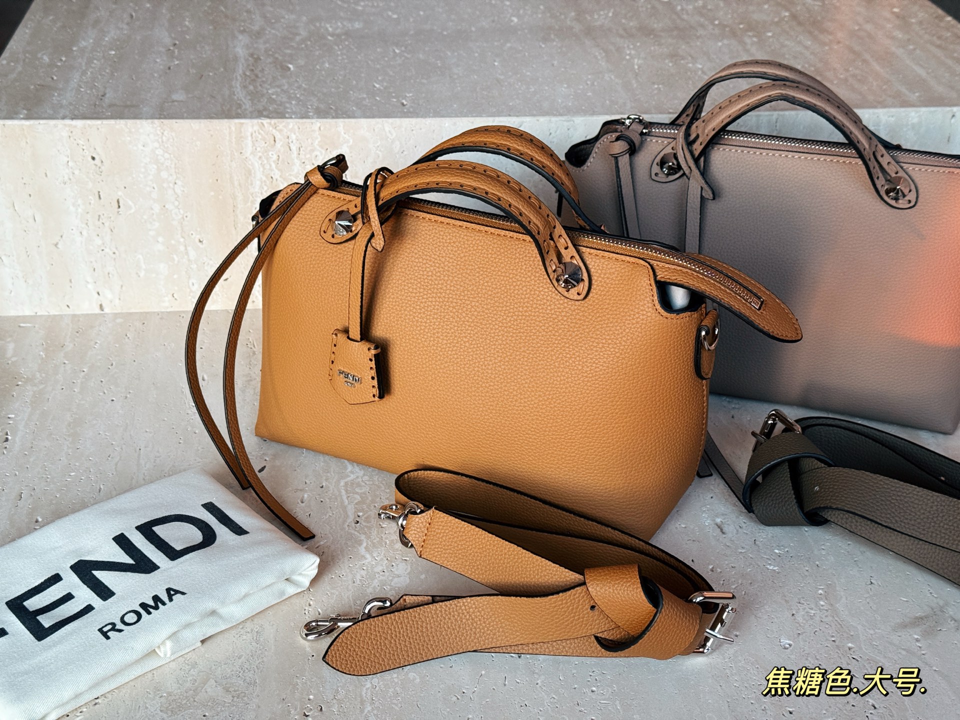 高級 FENDI バッグ ミニショルダーバッグ 2色入 🎒