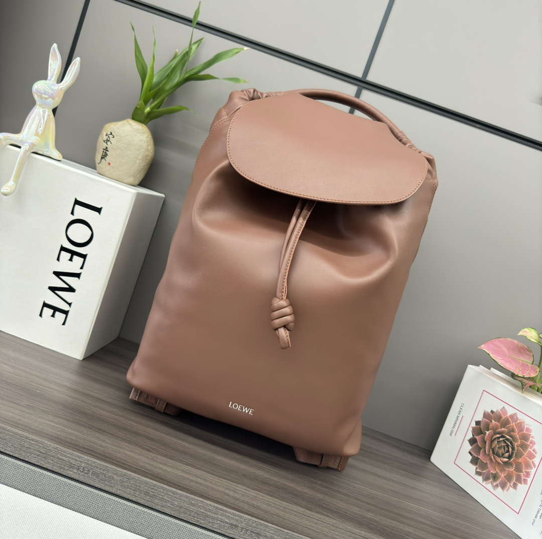 LOEWE バックパック ブラウン 1色入 🎒