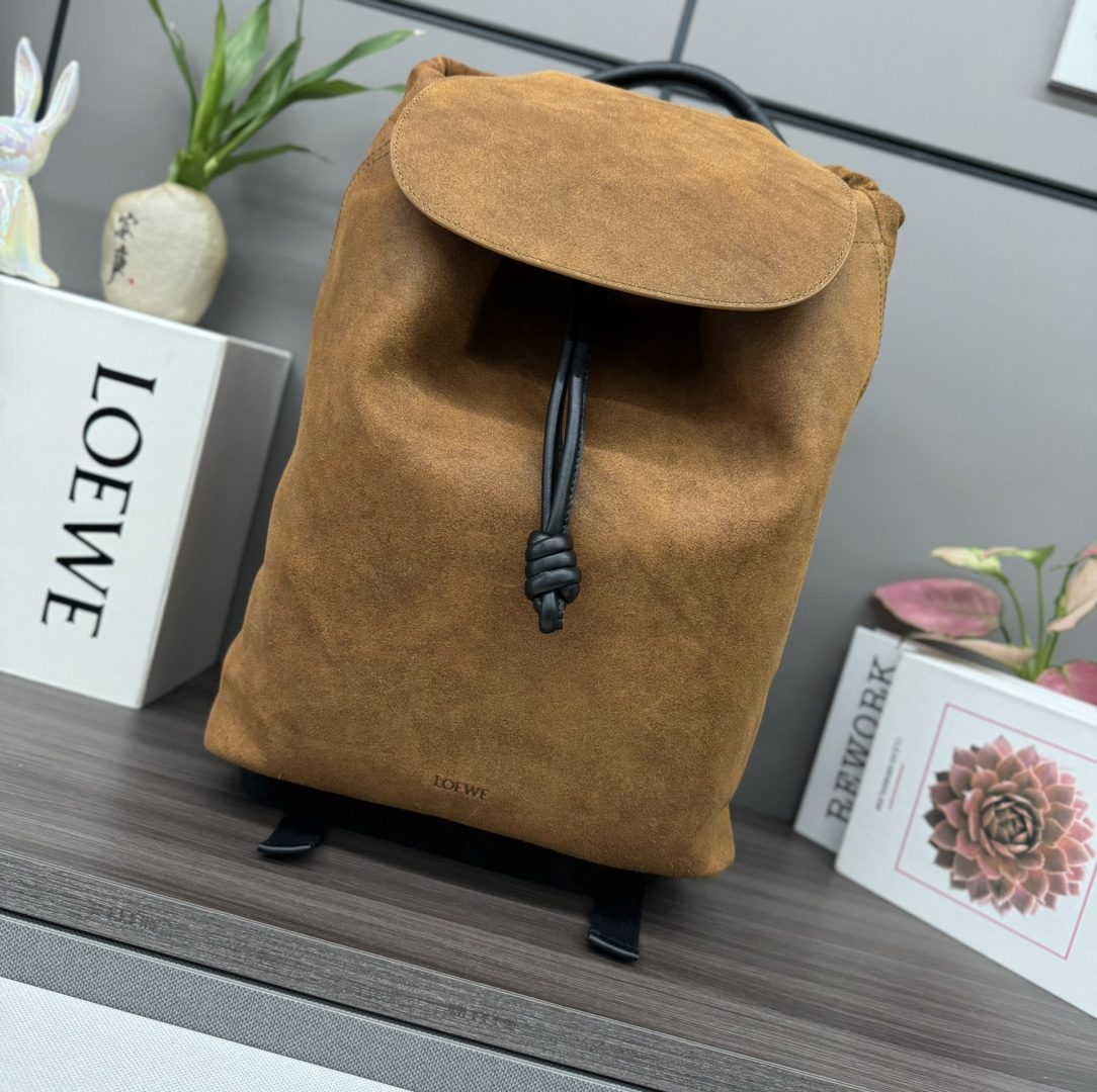 ロエベのスエードバックパック 🎒 ブラウン 2色仕様