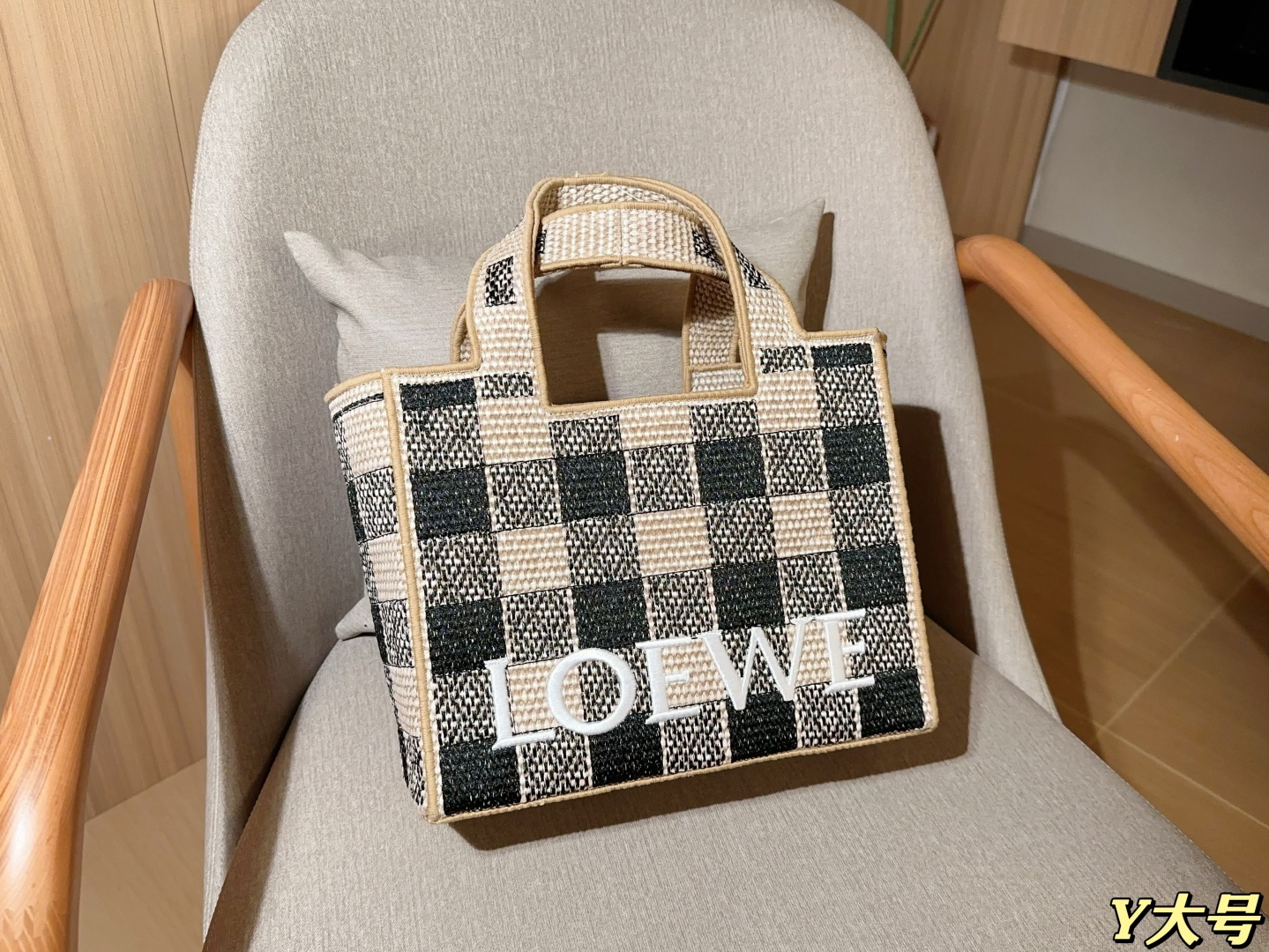 【Loewe】チェック柄 ラタンバッグ 黒×ベージュ 2way可変 🎩