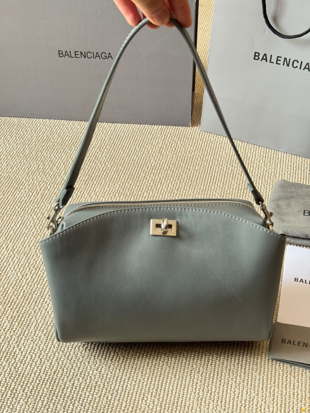 BALenciaga バッグ 3色入 ミニショルダーバッグ 🖤