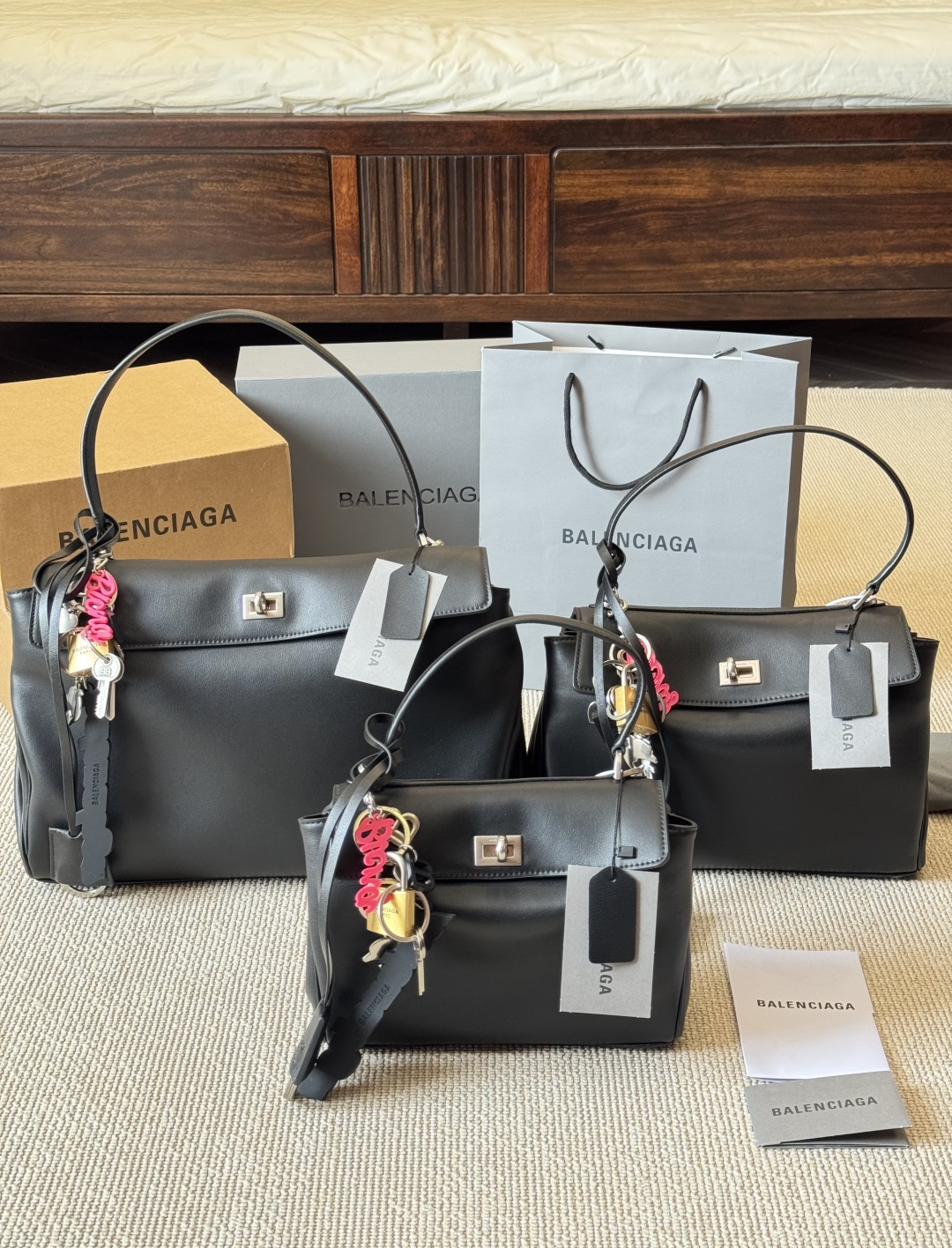 バレンシアガ レディース ハンドバッグ 3色入 🖤