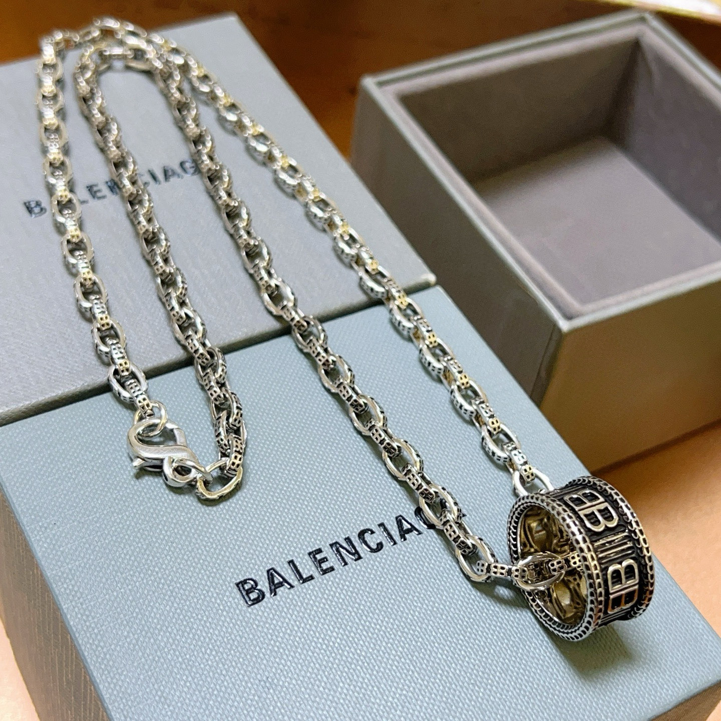 BALenciaga ネックレス メンズ 2色 ロゴ チェーン 31字