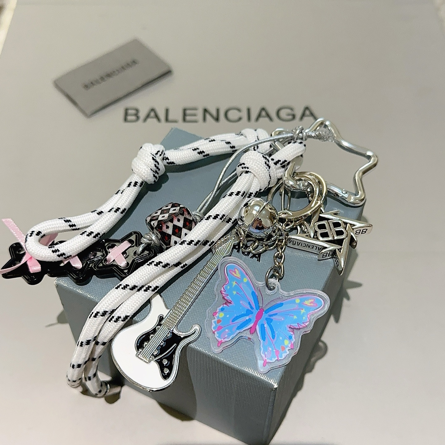 BALENCIAGA パーツ付き キーホルダー 5色入 🎁