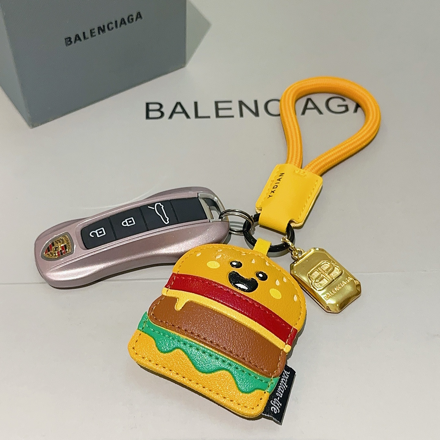バレンシアガ ハンバーガーデザイン キーホルダー 1色入 🍔
