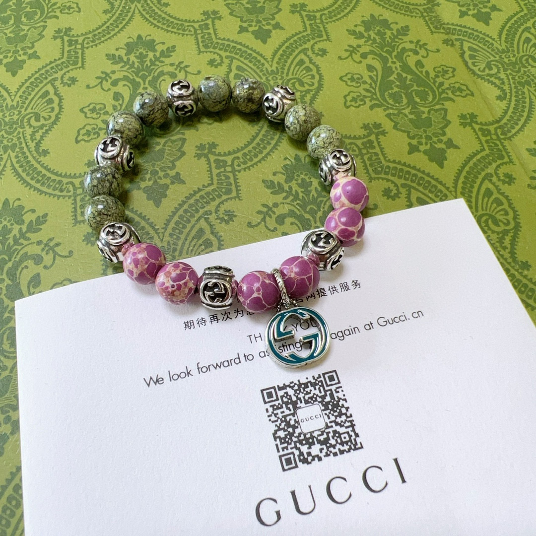 GUCCI ブレスレット グリーンとピンクの天然石 1本入 ✨