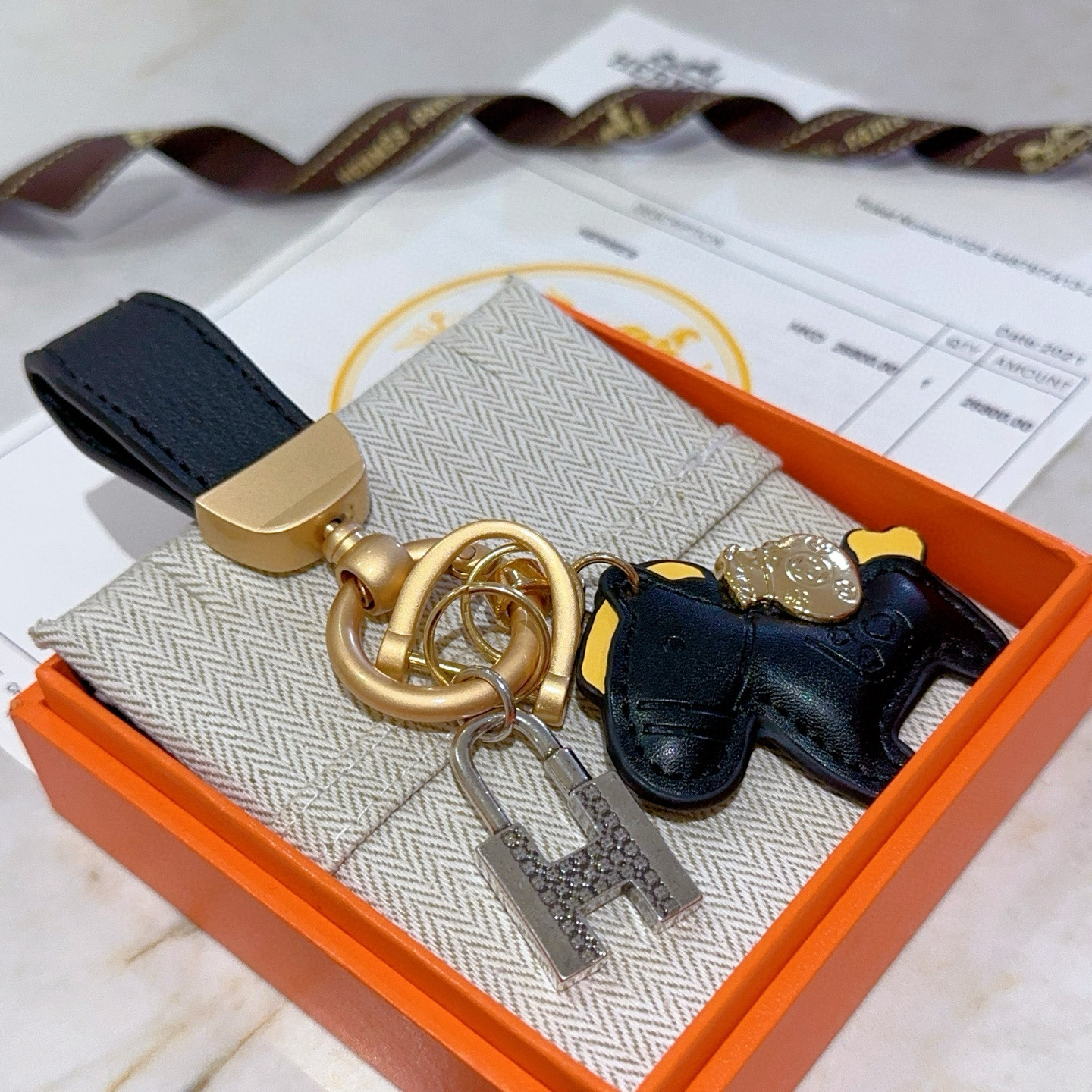 HERMES キーホルダー ブラック 3色入 🐴