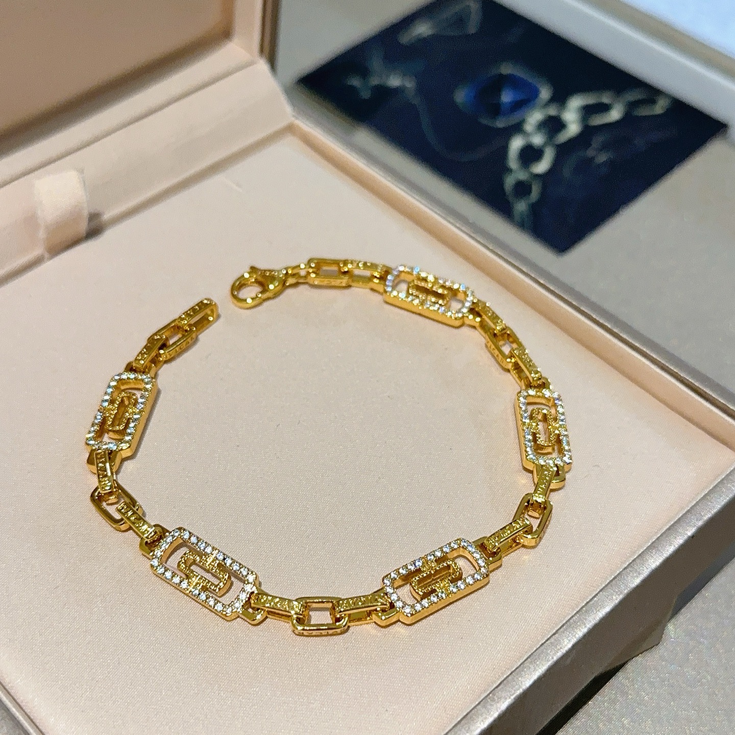 BVLGARI ブレスレット ライン インスタ映え 1色