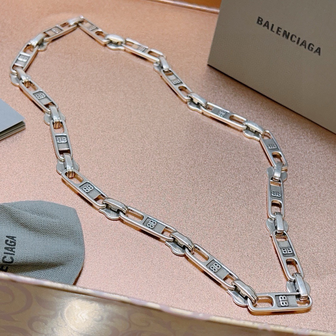 BALENCIAGA ネックレス 3色入 💎 45文字