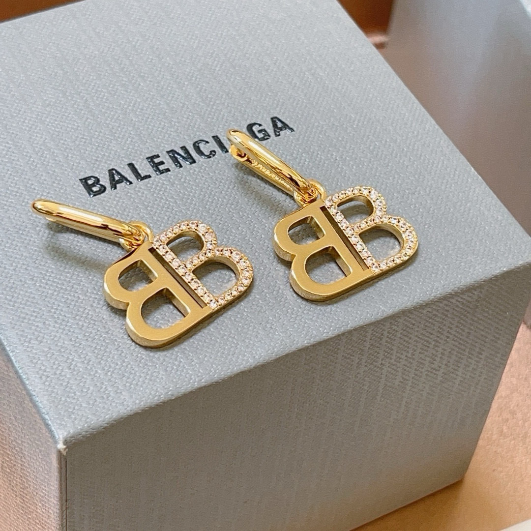 BALENCIAGA ブランドイヤリング 金色 ステンレス イヤリング 1対 💎