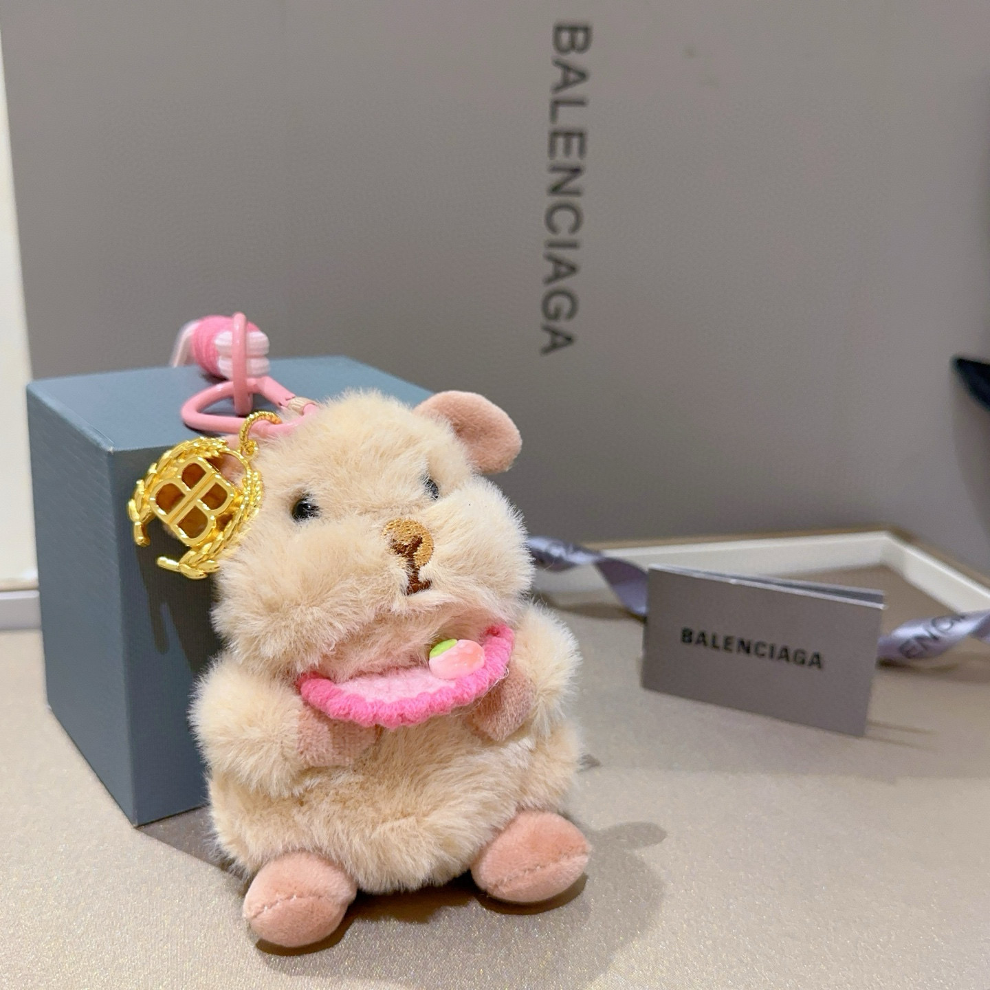 BALENCIAGA フェイクファー ラット チャーム ピンク 🐹 1色入