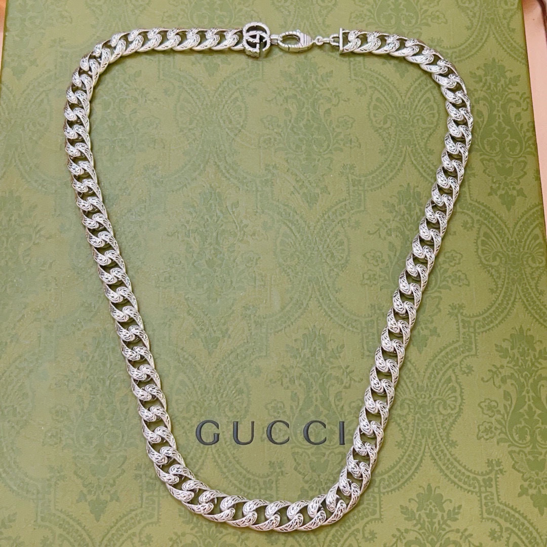 高級 GUCCI ネックレス 銀色 1本入 💎