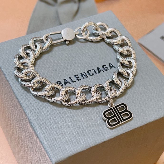 BALenciaga ブレスレット 1色入 💎 人気のBBロゴデザイン 男女兼用 ファッションアクセサリー