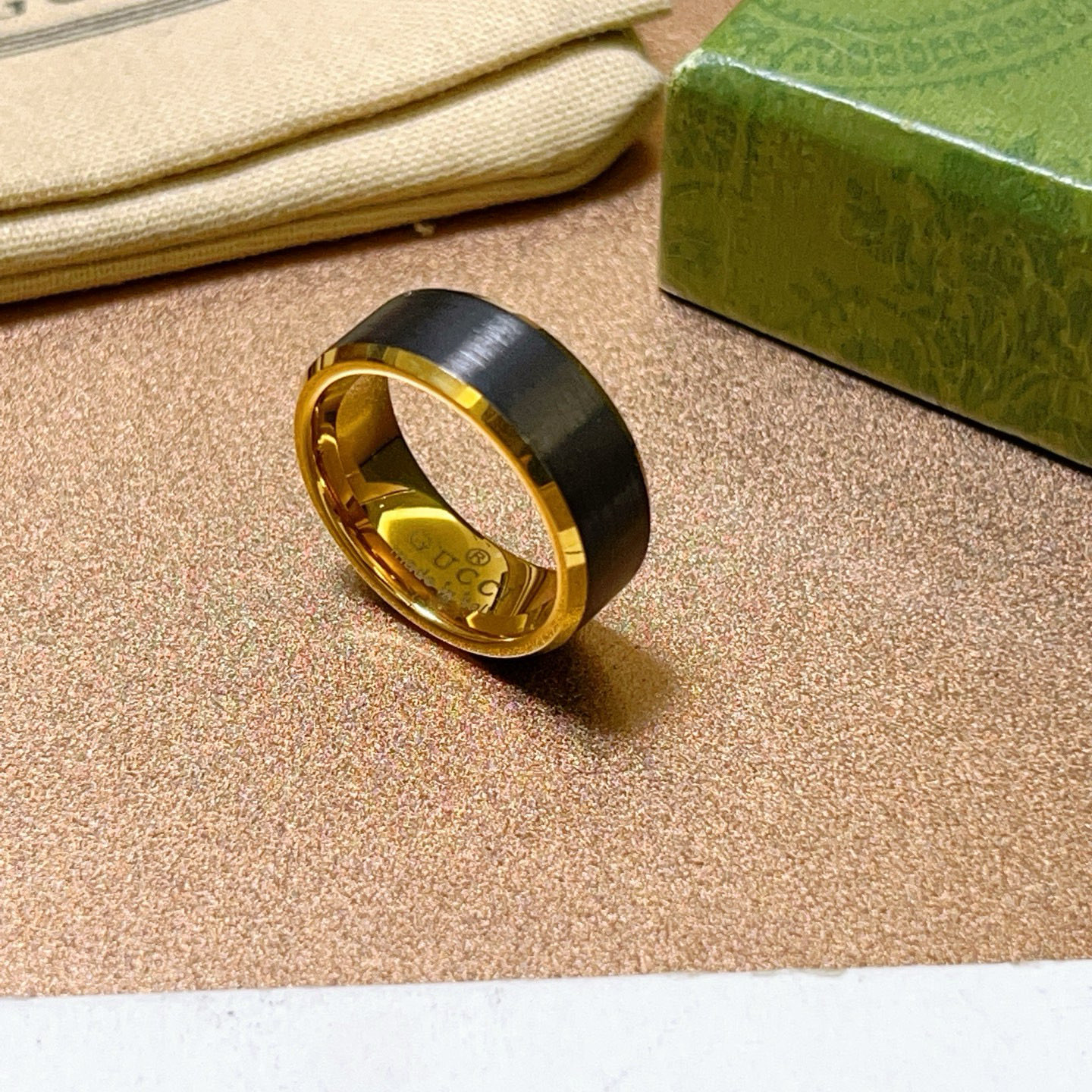 GUCCI メンズ リング ブラックゴールド 2色入 🖤💛