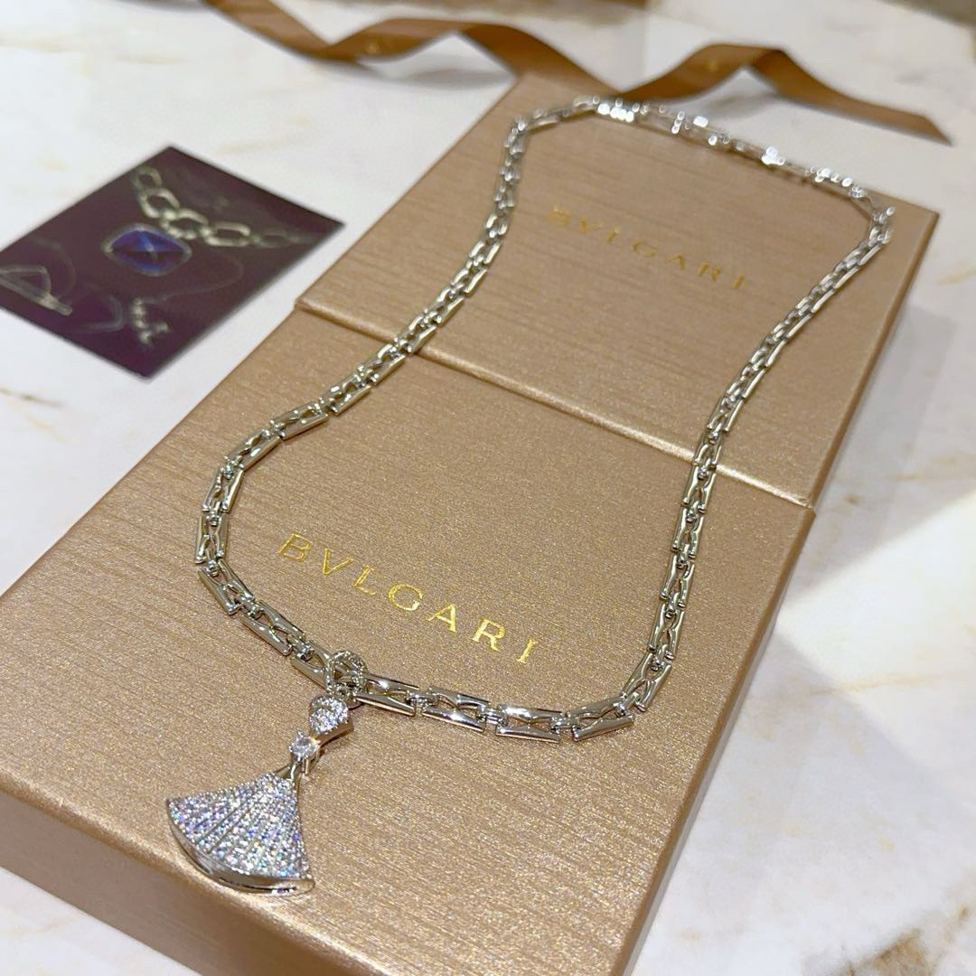 華やかな BVLGARI ネックレス ファン型 チャーム 1本入 💎
