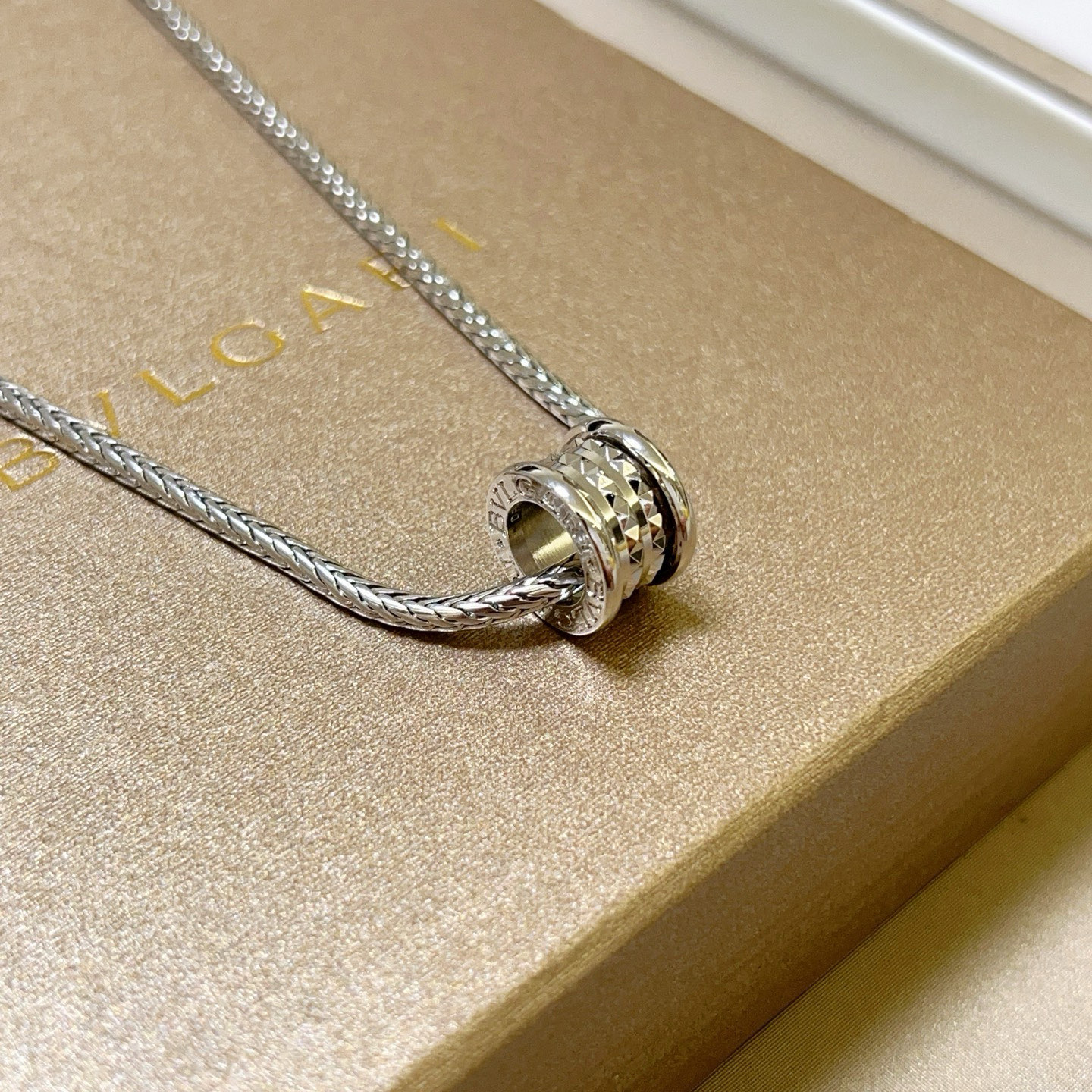 ブルガリ ブレスレット ネックレス 18K ホワイトゴールド 2色 ¥150,000
