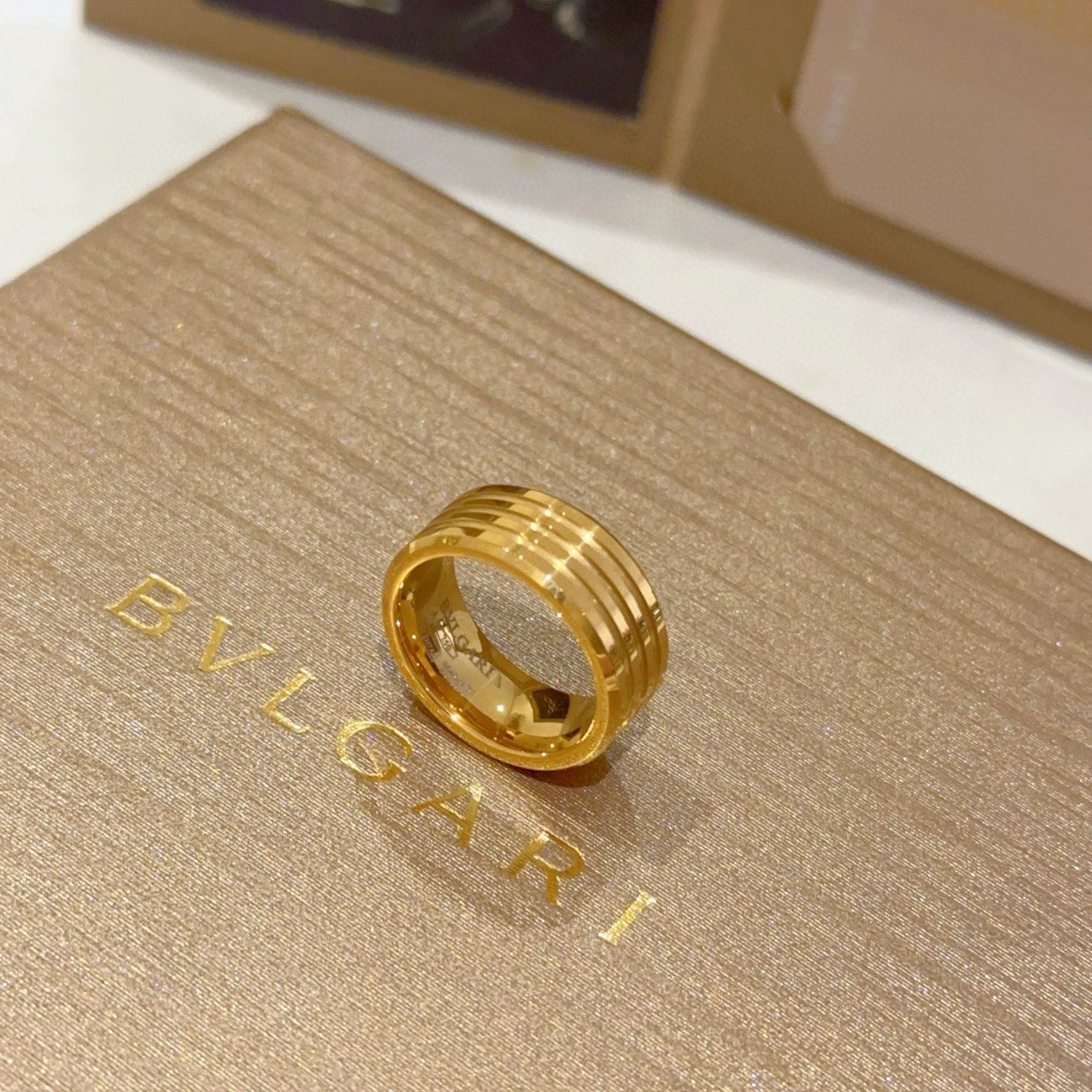 BVLGARI リング 4本線デザイン 一粒リング ゴールド 1本入 💎