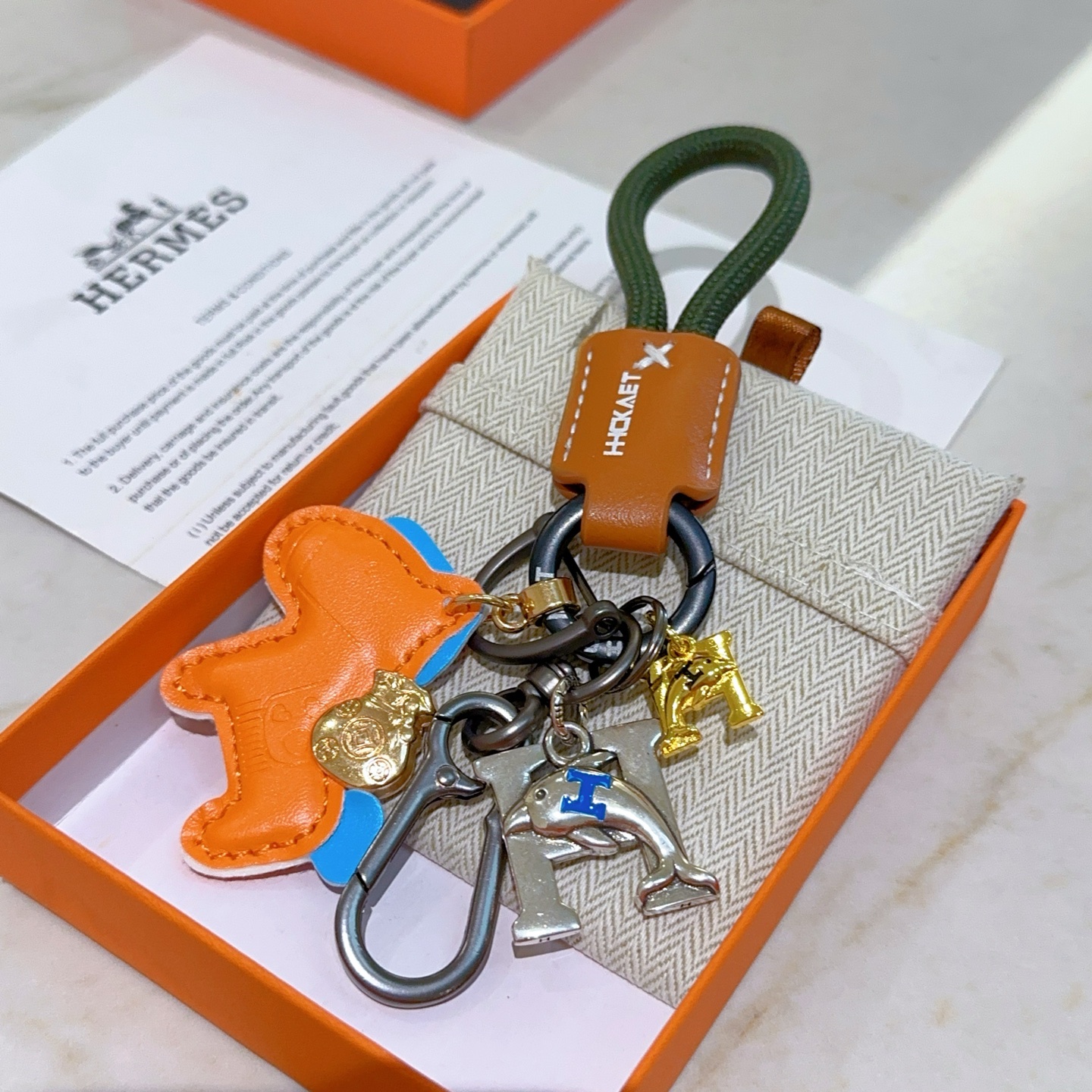 HERMES リング ファブリック ポーチ 6色入 🐘
