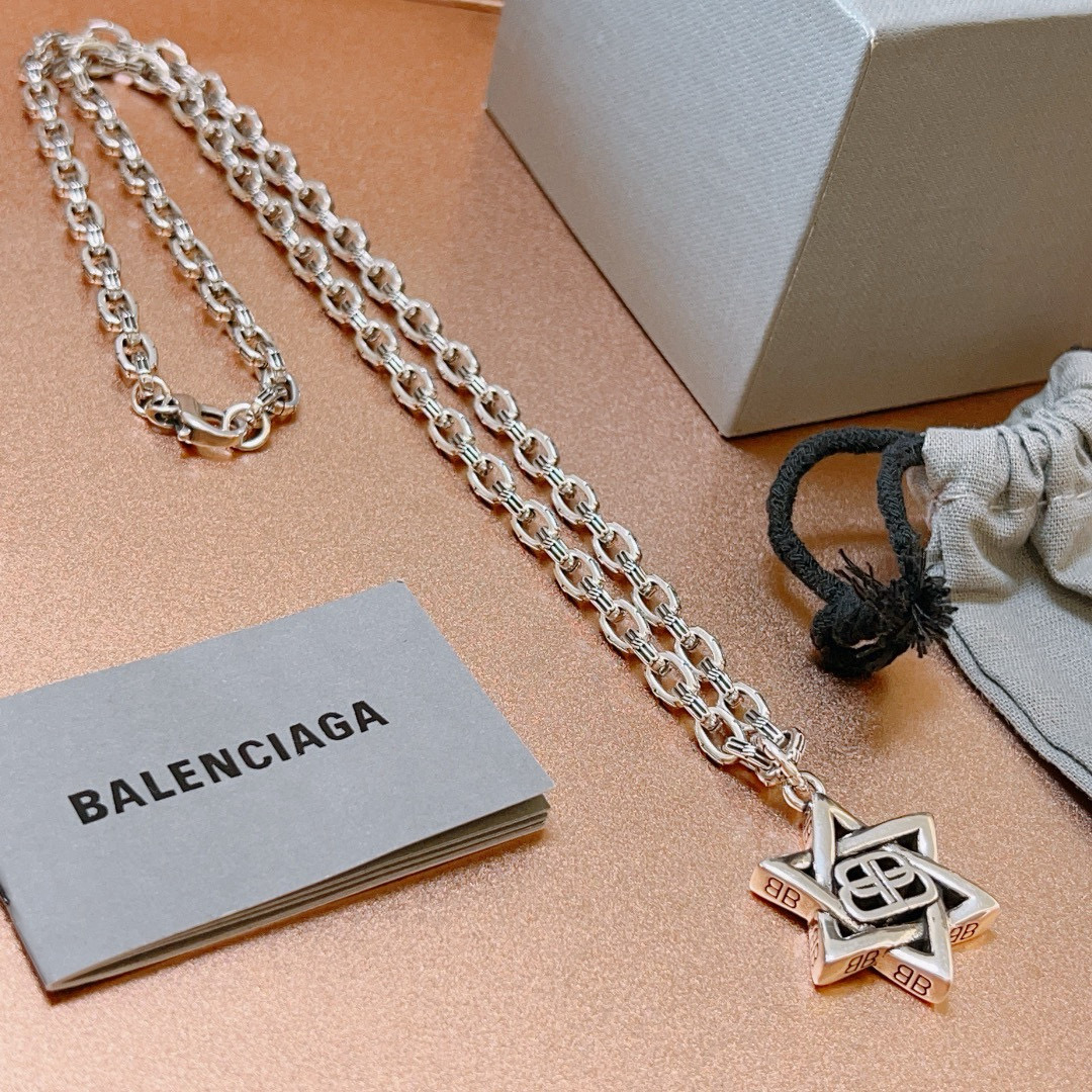 BALENCIAGA ペンダントネックレス シルバー 1色入 💎
