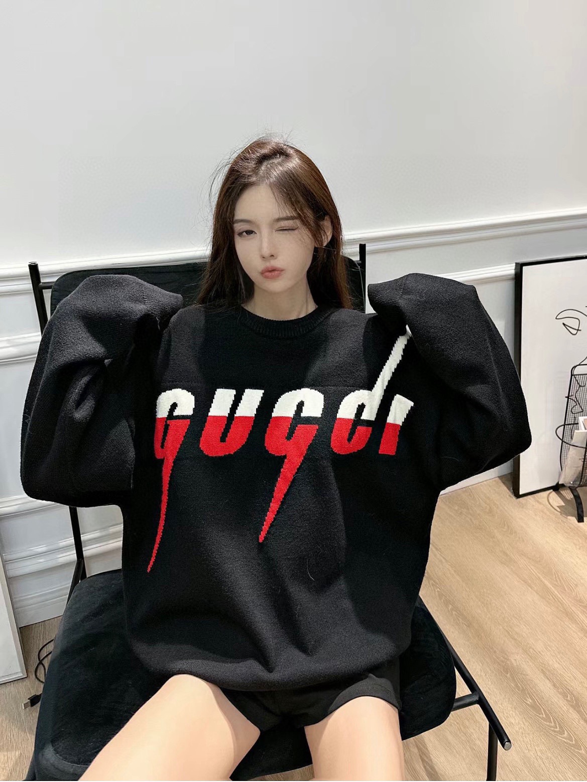 GUCCI ニット 4色入 オーバーサイズ ロゴデザイン 黒