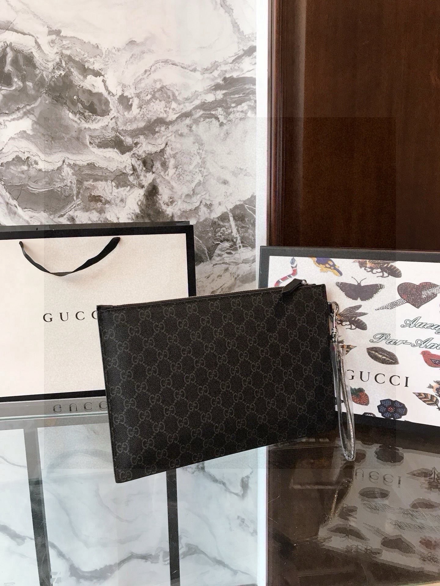 GUCCI ベルト付き ビーストデザイン メンズ ポーチ 黒 1色入 - 画像 5