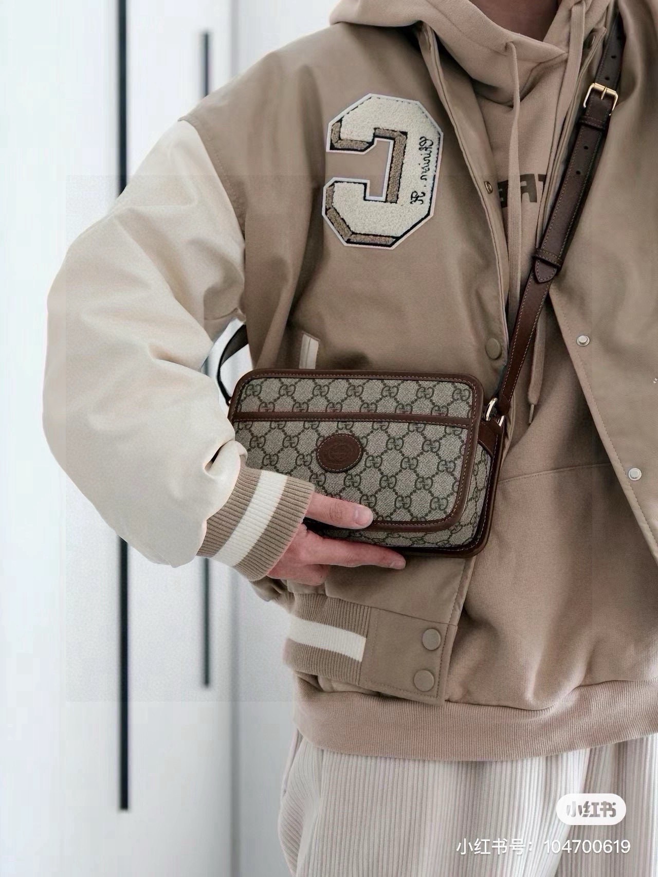 GUCCI ミニショルダーバッグ グラフィティ柄 2色入 - 画像 3