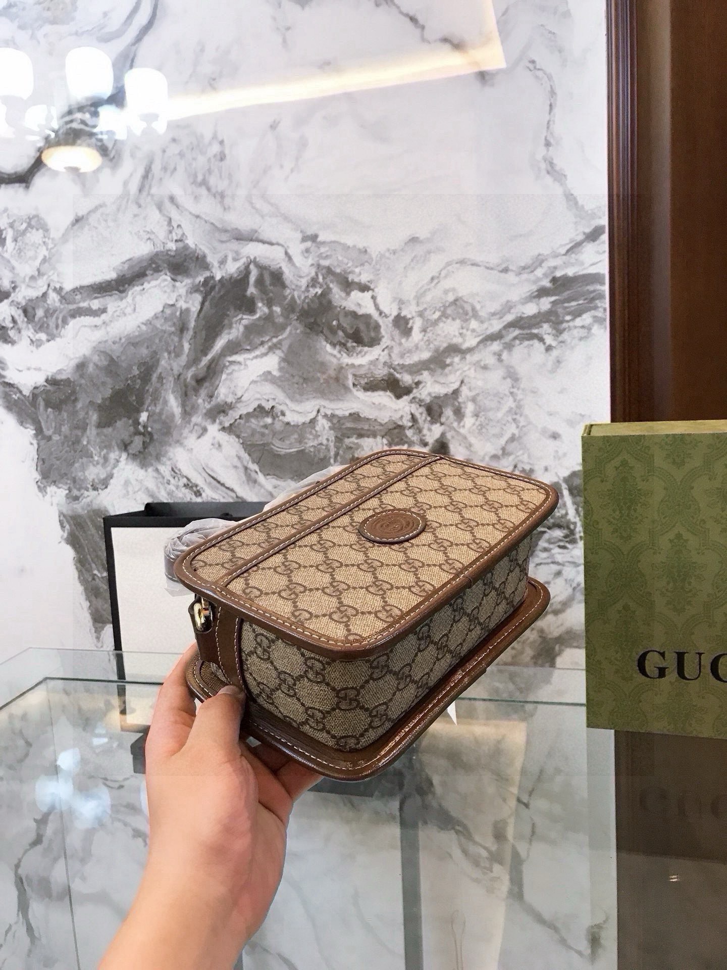 GUCCI ミニショルダーバッグ グラフィティ柄 2色入 - 画像 6