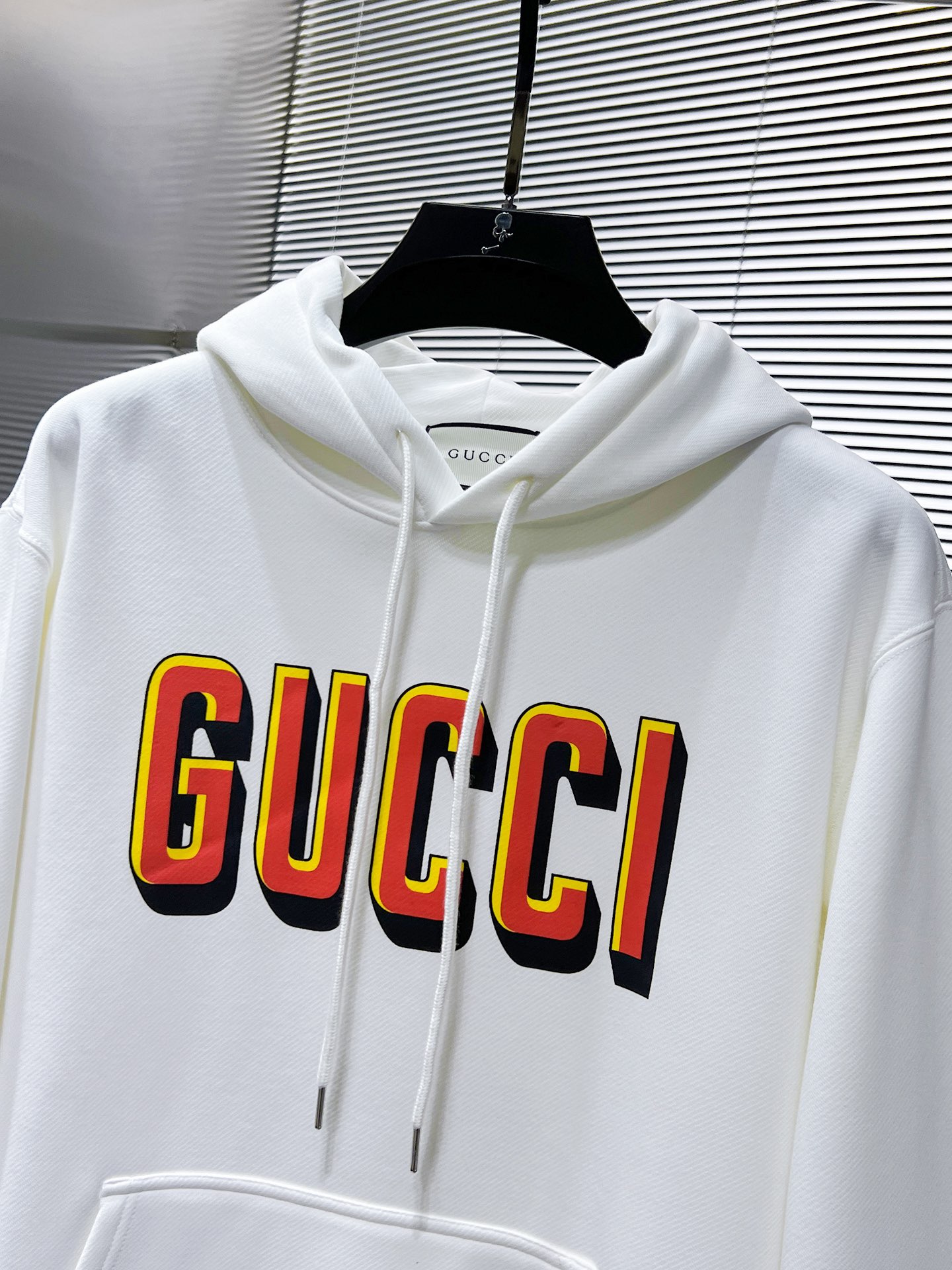 GUCCI ロゴパーカー 2色入 便利なフロントポケット付き - 画像 4