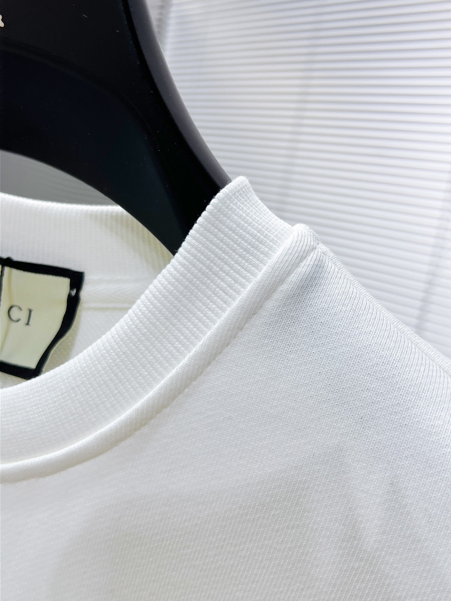 GUCCI ロゴプリントスウェットシャツ 2色入 - 画像 5