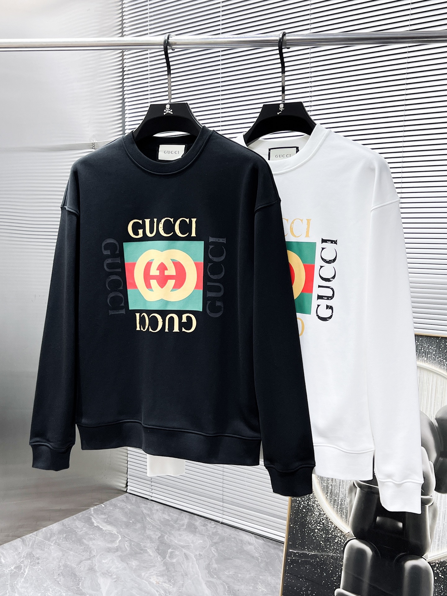 GUCCI ロゴプリント スウェットシャツ 2色入 - 画像 9