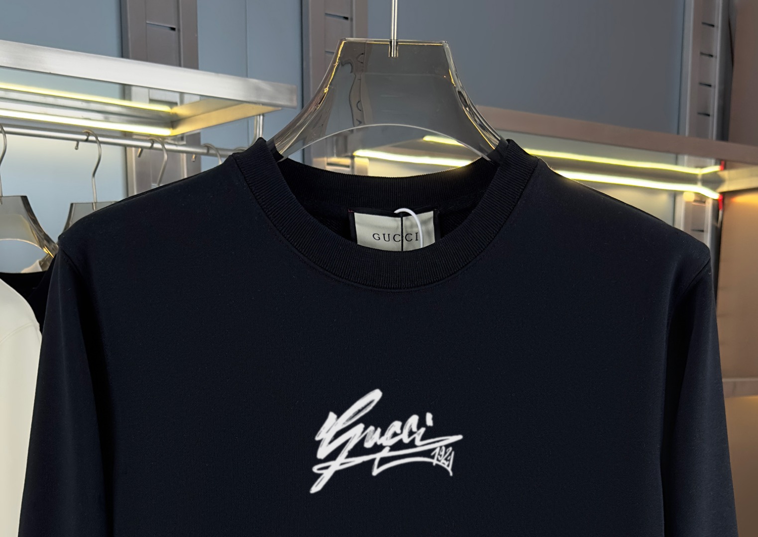 GUCCI グッチ ロゴ スウェットシャツ ブラック 1色 - 画像 4