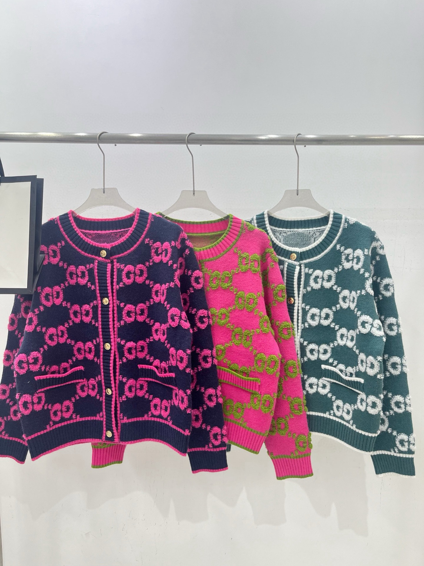 GUCCI ニットカーディガン 6色入 5枚組 レディース - 画像 2